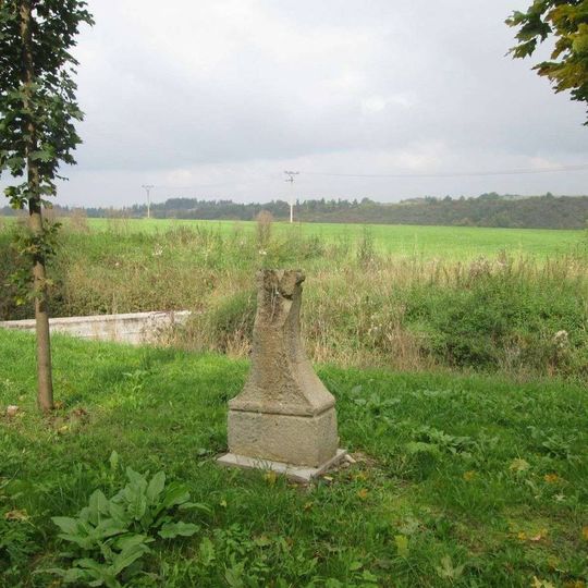 Kříž v Milíkově u dráhy