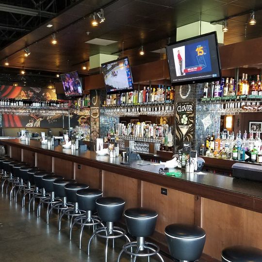 Bar Louie - Chesterfield
