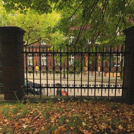 Ogrodzenie kościoła św. Marii Magdaleny w Chorzowie