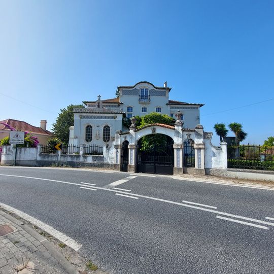 Casa da Família Leal