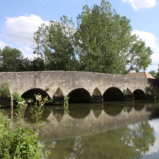 Sainte-Marie-sur-Ouche Bridge