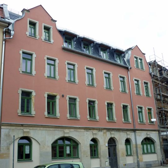Miets- und Geschäftshaus Dresdner Straße 46, 48