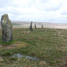 Stone alignment and cairns on Stalldown