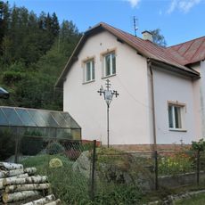 Kříž u domu Limnická 702 v Nejdku