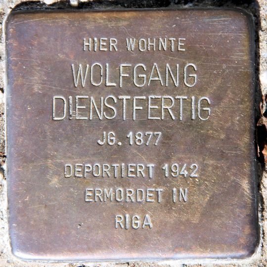 Stolperstein en memoria de Wolfgang Dienstfertig