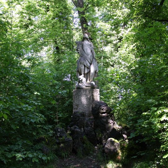 Odinshain mit Odinsdenkmal