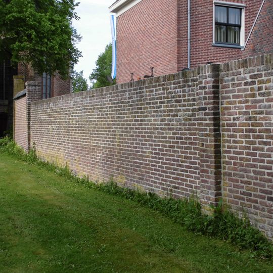 Huis Scherpenzeel: tuinmuren