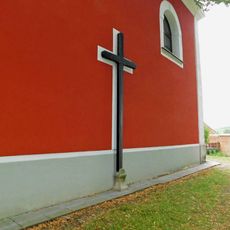 Kříž u kostela v Úsobí