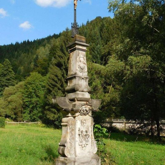 Kříž západně od Crhova