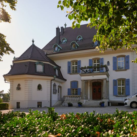 Villa Hohenlinden mit Gloriette