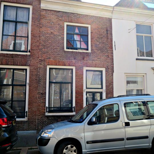 Huis met lijstgeveltje