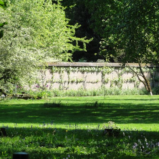 Oosterhout: tuinmuren