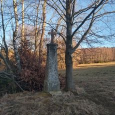 Kříž východně od Hojné Vody