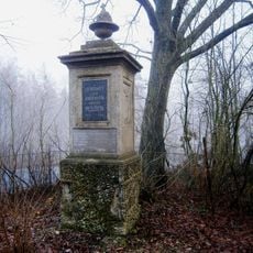 Pomník padlým na hřbitově u Křivé