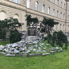 Památník umučeným hrdinům vězeňské stráže