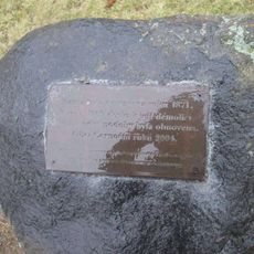 Památník obnovené kašny v Černošíně