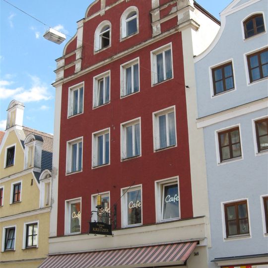 Wohn- und Geschäftshaus