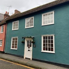 7 And 9, Museum Street