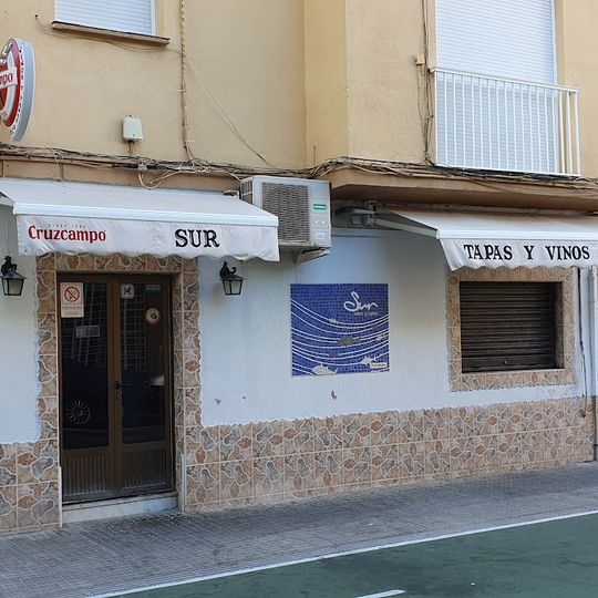 Bar Vinos Y Tapas Sur