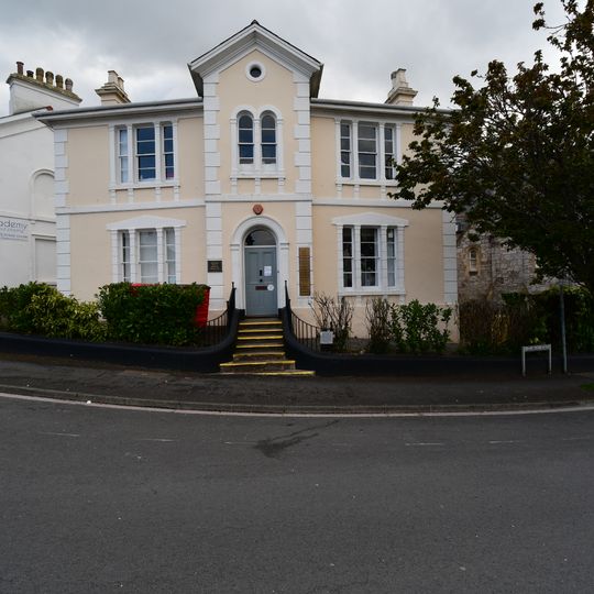 Devon Villa And Attached Walls And Gate Piers