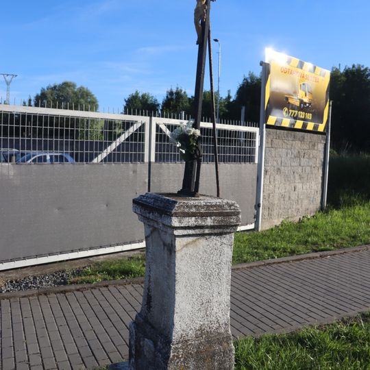 Kříž u kruhového objezdu v Náměšti nad Oslavou