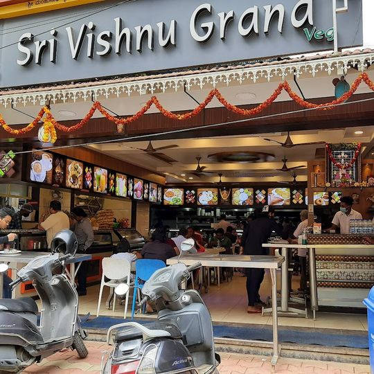 Vishnu Garden Bar and Restaurants