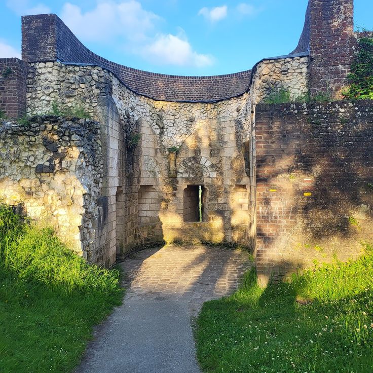 Tour de la Poterne