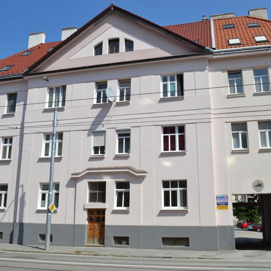 Malá Praha, železničiarske domy, dom bytový-sekcia XVIII.