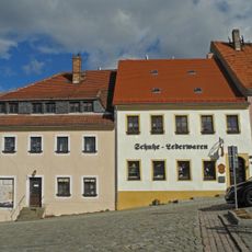 Wohnhaus in geschlossener Bebauung und Ecklage Bischofswerdaer Straße 2