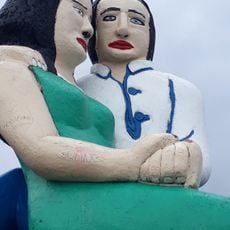 Sentados frente al mar