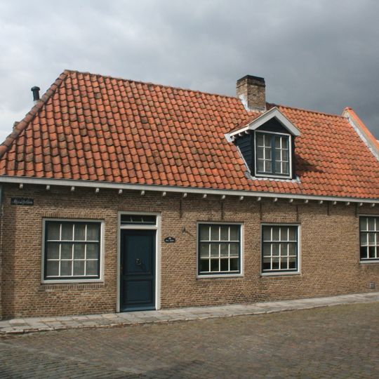 Marktplein 10, Sint Anna ter Muiden