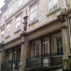 Wohn- und Geschäftshaus