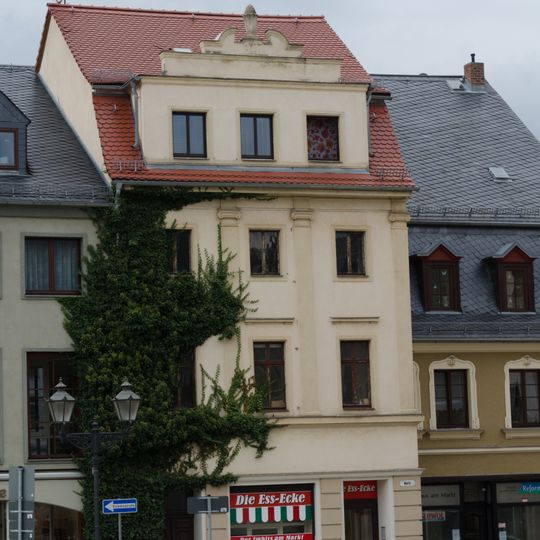Wohnhaus in Ecklage und in geschlossener Bebauung Markt 17