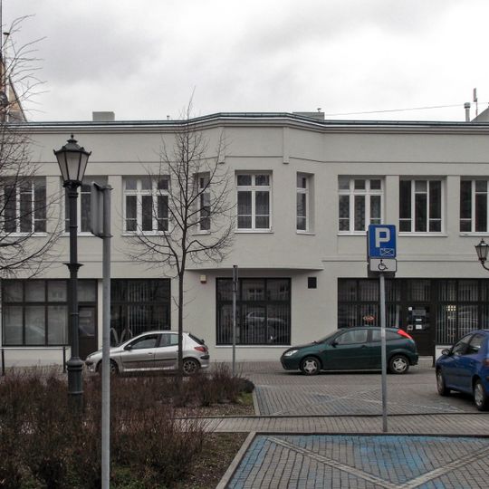 Kamienica przy Placu Czarnieckiego 6