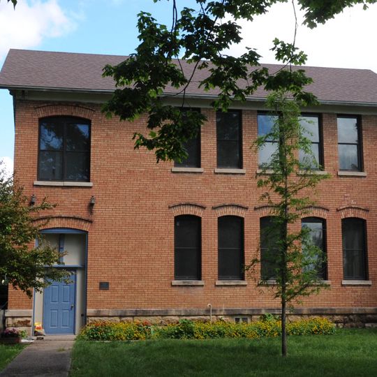 Earlham Public School