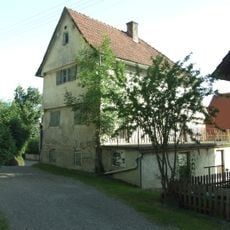 Am Schloßberg 16; Tirolerstraße 3 und 5.