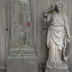 Ondrejský cintorín, náhrobok so sochou