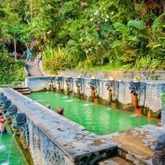 Naturliga landmärken och heliga platser på Bali