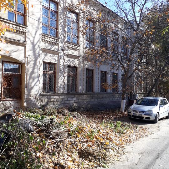 Former school, Bogdan Petriceicu-Hașdeu, 4