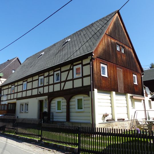 Wohnhaus und Felsenkeller Dorfstraße 11