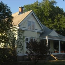 Pearl and Bess Meyer House