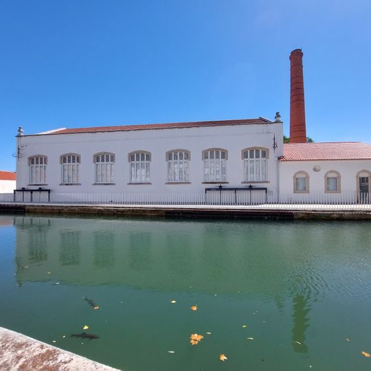 Edifício da Geradora, incluindo toda a maquinaria e acessórios existentes