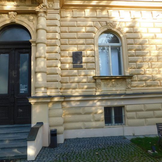 Pamětní deska generála Pellého na Pelléově vile v Bubenči