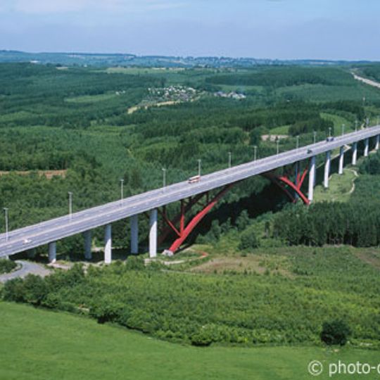 Viaduct van de Eau Rouge