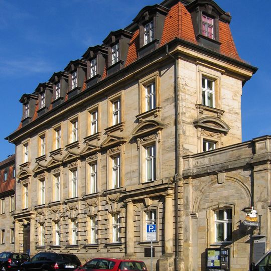 Wohn- und Geschäftshaus