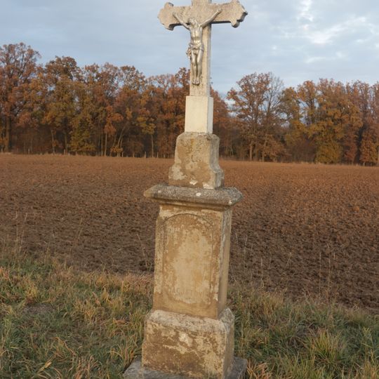 Kříž u silnice 392 u Mohelna