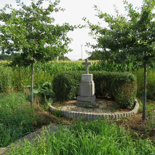 Kříž v Lanžhotě u silnice směr Břeclav