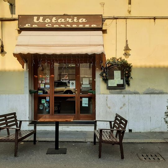 Usataria La Carrozza