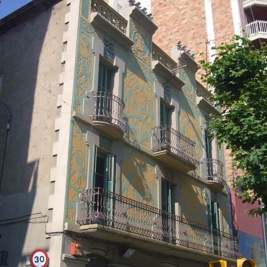 Edificio de viviendas en la rambla General Vives, 1-3