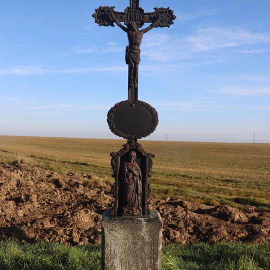 Kříž u silnice severně od Dolních Vilémovicích